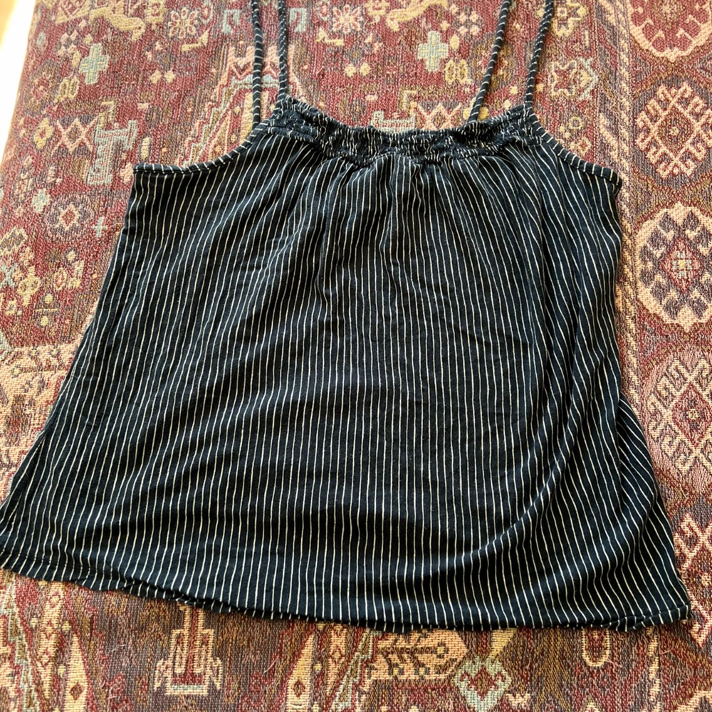 Universal Thread Tank